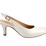 Women's Trotters Lexi Bridal Pumps