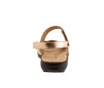 Women's Trotters River Metallic Sandals